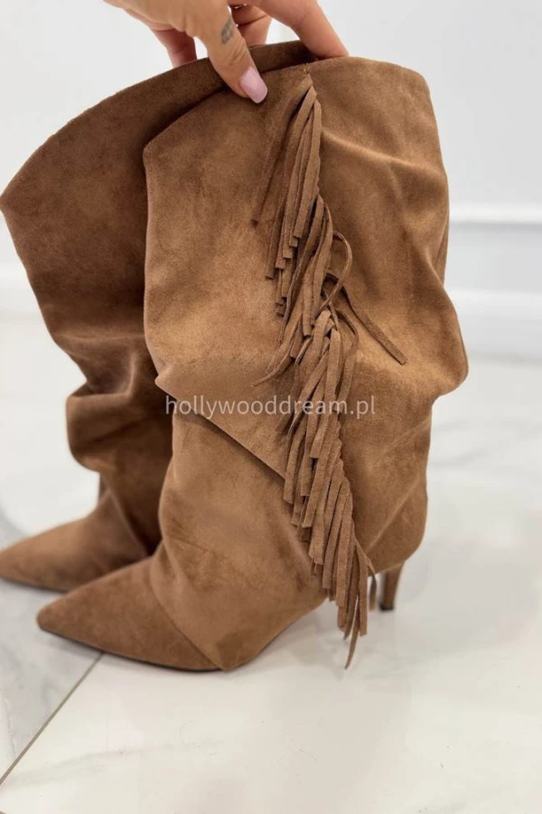 Kozaki na niskiej szpilce z frędzlami karmelowe GARRY