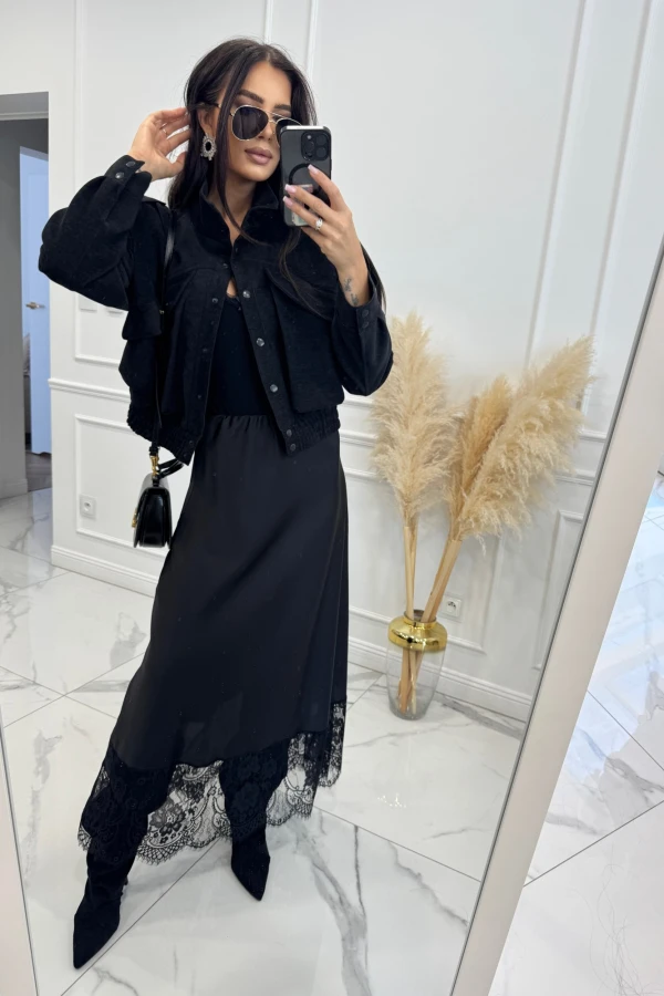 Kurtka materiałowa z dużymi kieszeniami czarna IZABELLA 131