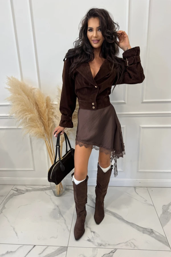 Czekoladowa kurtka z klamrami przy rękawach HOSTIA 09