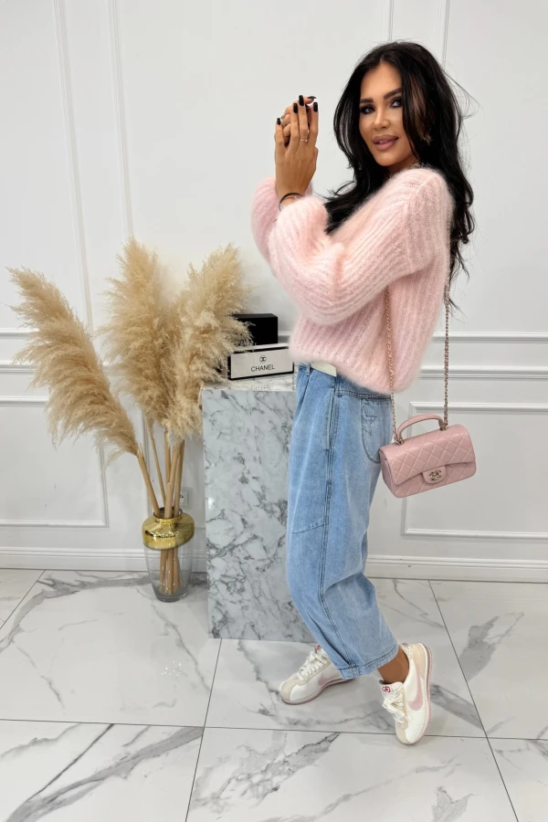 Pudrowo różowy sweter moherowy z poszerzanymi rękawami WALENCJA 52