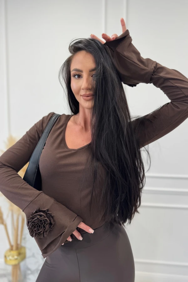 Czekoladowa bawełniana bluzka z rękawem dzwonek i 3-różami Maja 24