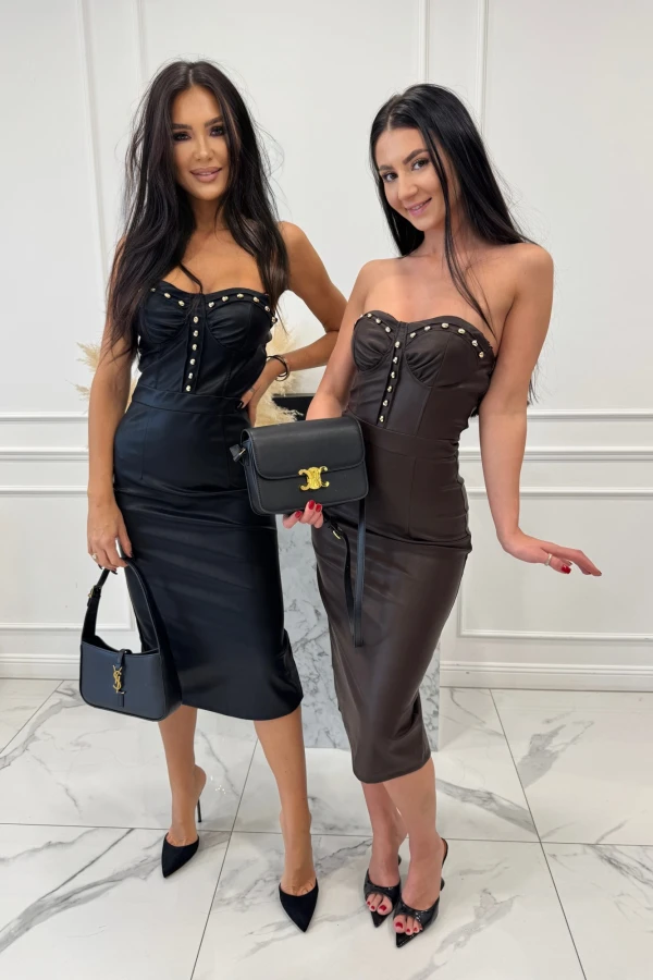 Brązowa sukienka midi z eko skóry z biżuteryjnym zdobieniem GENEVIA 09