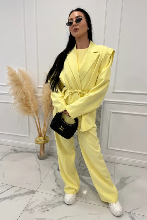 Żółta marynarka z guzikiem i wiązaniem w tali MIA 17