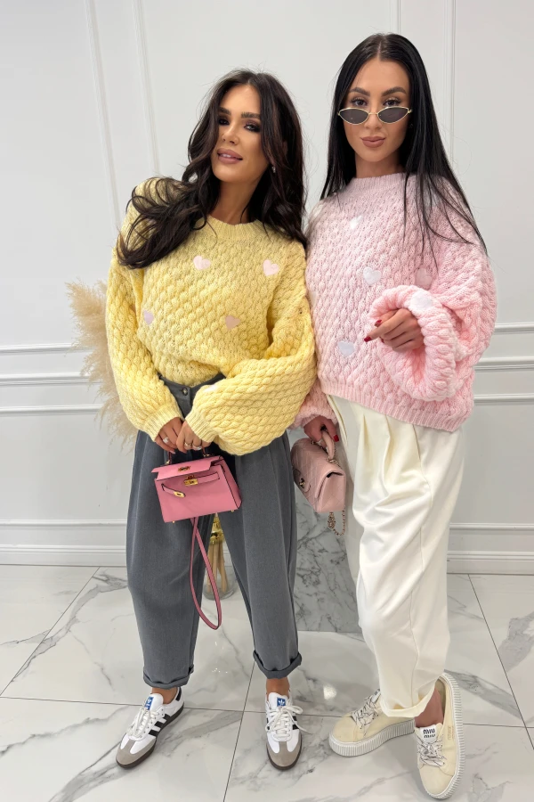 Różowy sweter szydełkowy oversize w serca PASTEL LOVE 09